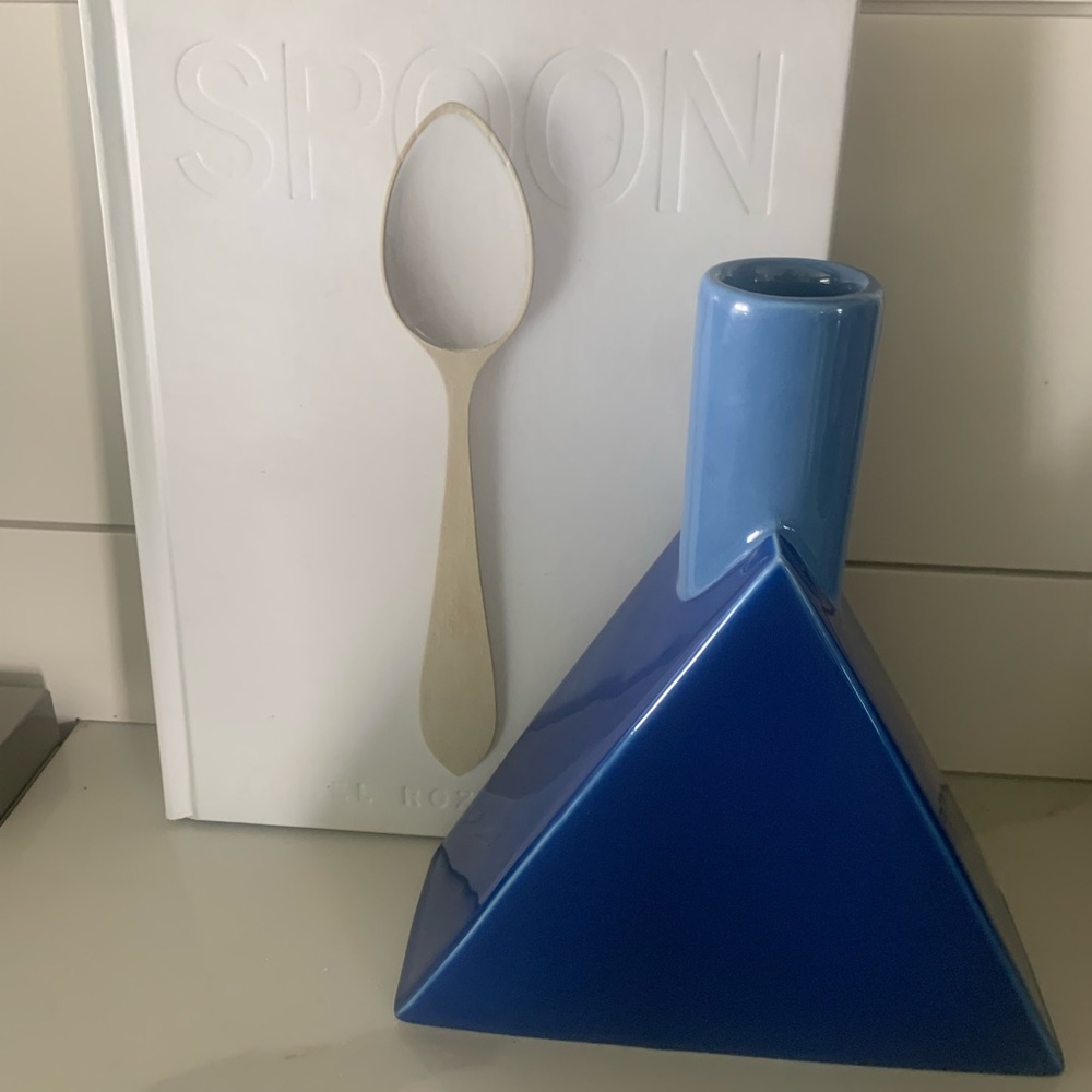 Jonathan Adler Now House 2 toned blue chroma decanter missing the stopper. - Picture 2 of 4